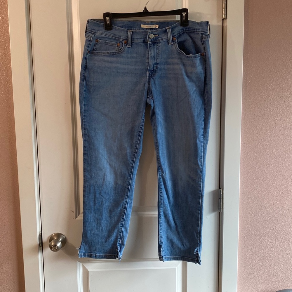 Levi’s boyfriend cut jeans